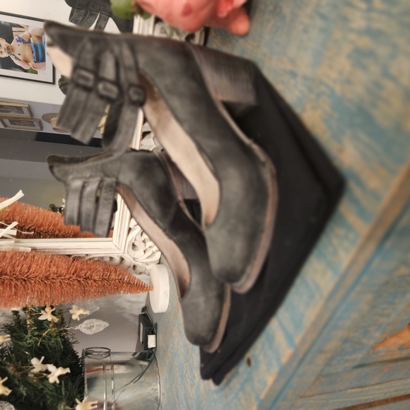 Women's Black Leather Shoes - Picture 5 of 7